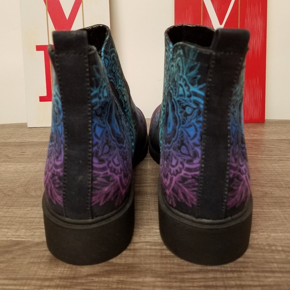 Yes We Vibe Boots Yin/Yang Vibrant Colors W11 M9.5 - Picture 3 of 7